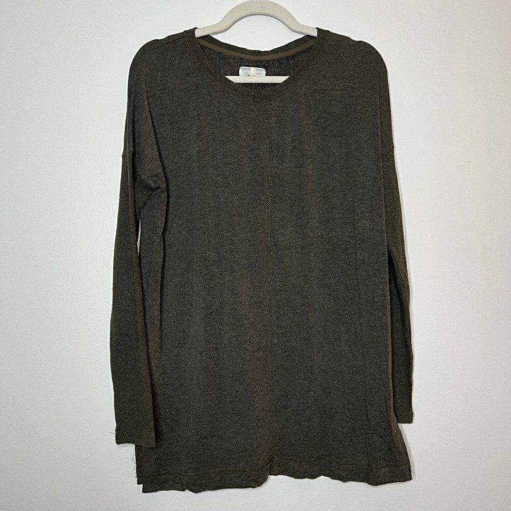 Lou & Grey Stretchy Tunic Top Side Slits Tight Sleeve Loose Bodice Flowy Casual